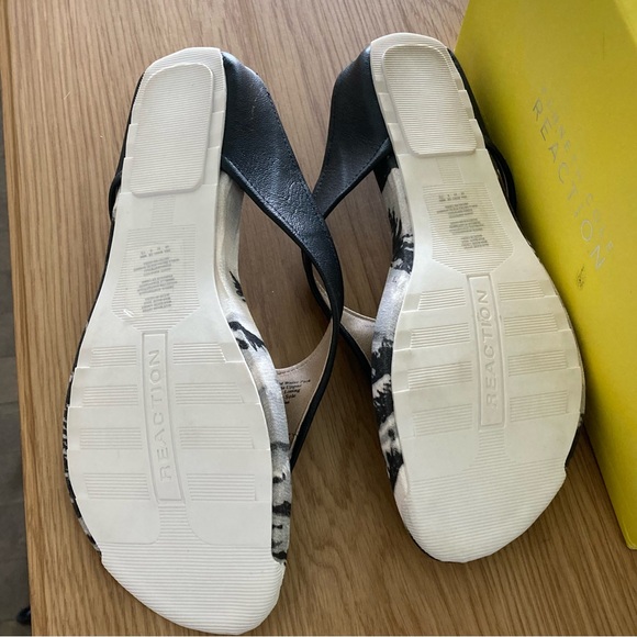 Kenneth Cole Reaction Size 10 Black Water Park Sandals - NWT - Picture 4 of 9